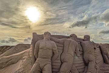 El famoso belén de arena de Las Canteras, icono de la Navidad grancanaria/Antonio Rico.